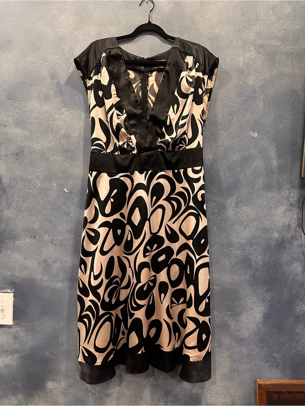 dressbarn Black and Cream Graphic V-Neck Midi Dress